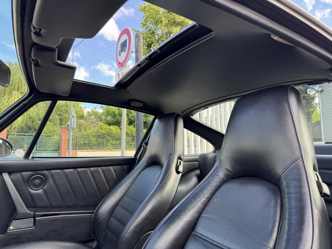 Porsche 911 3.6i - manuelle TYPE 964 COUPE Carrera 4