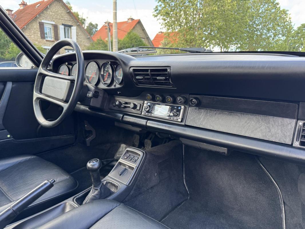 Porsche 911 3.6i - manuelle TYPE 964 COUPE Carrera 4