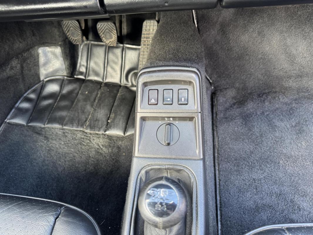 Porsche 911 3.6i - manuelle TYPE 964 COUPE Carrera 4