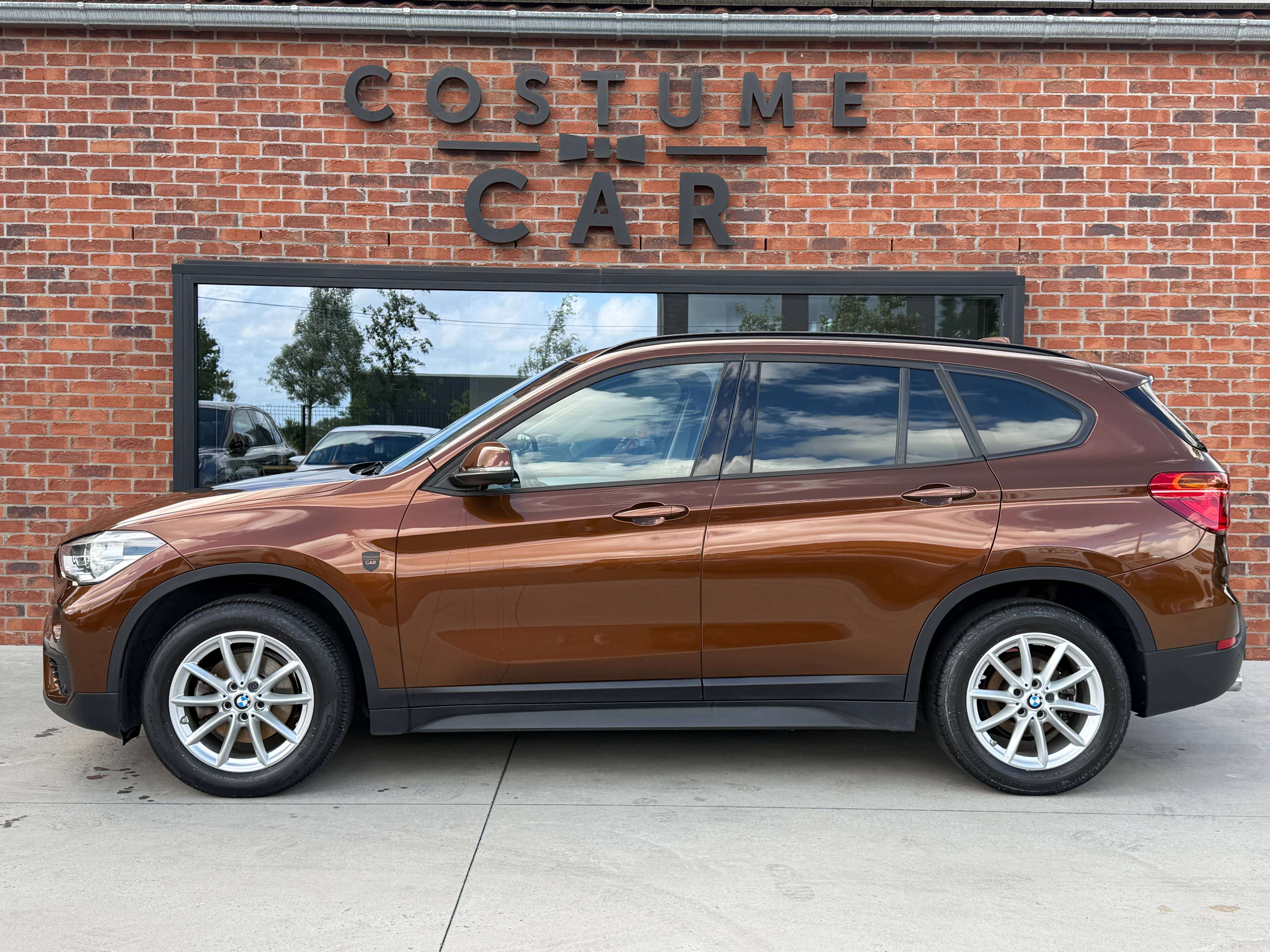 BMW X1 LED - Attelage - Radars de recul - Clim auto - Hayon électrique