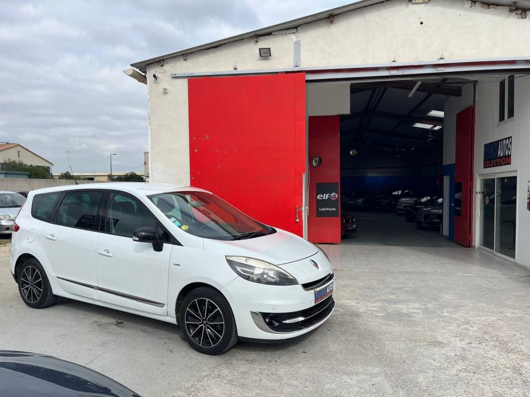 Renault Scenic BOSE 1.5L DCI 110 CH 7 PLACES - AVEC GPS TOMTOM | ENTIÈREMENT RÉVISÉE & GARANTIE