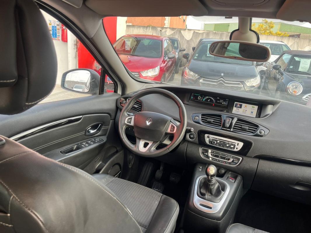 Renault Scenic BOSE 1.5L DCI 110 CH 7 PLACES - AVEC GPS TOMTOM | ENTIÈREMENT RÉVISÉE & GARANTIE
