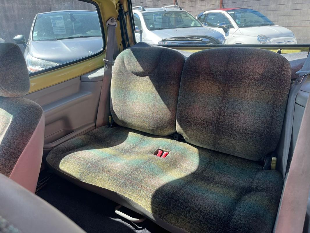Renault Twingo 1.2L 60 CH ESSENCE - TRÈS ÉCONOMIQUE ET IDÉAL POUR UN JEUNE CONDUCTEUR