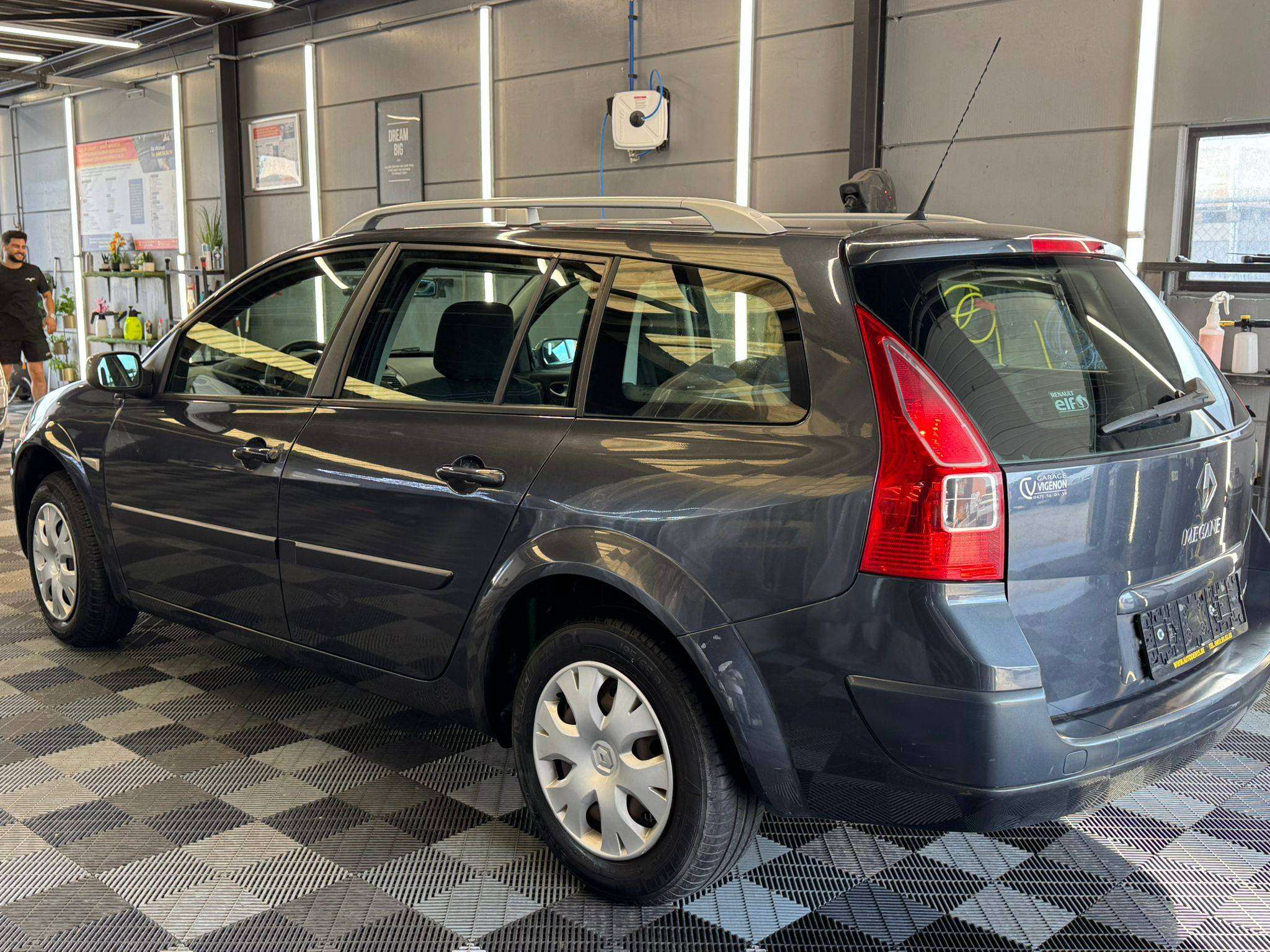 Renault Megane BENZINE bj2009 MANUEEL 122000KM