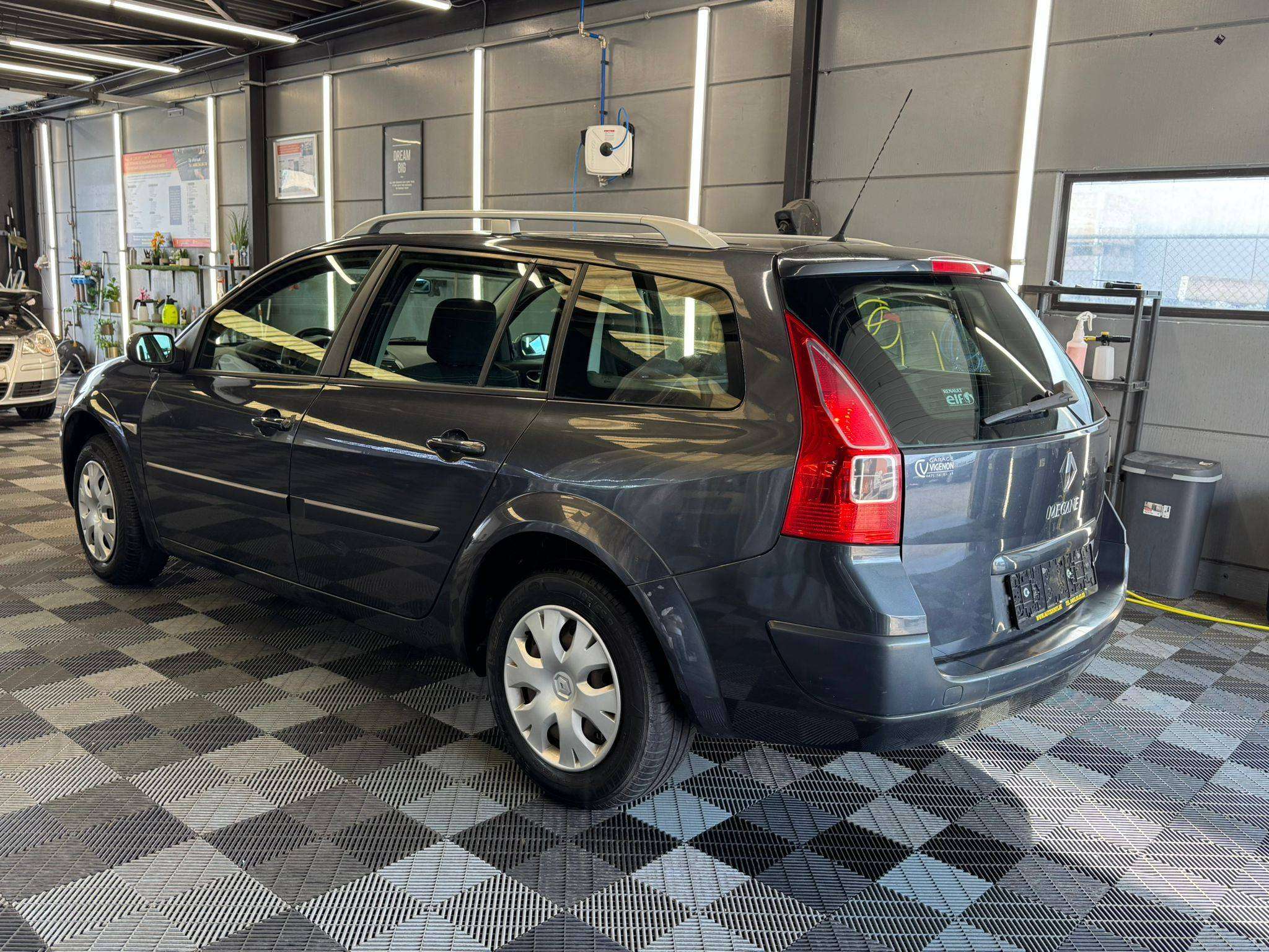 Renault Megane BENZINE bj2009 MANUEEL 122000KM