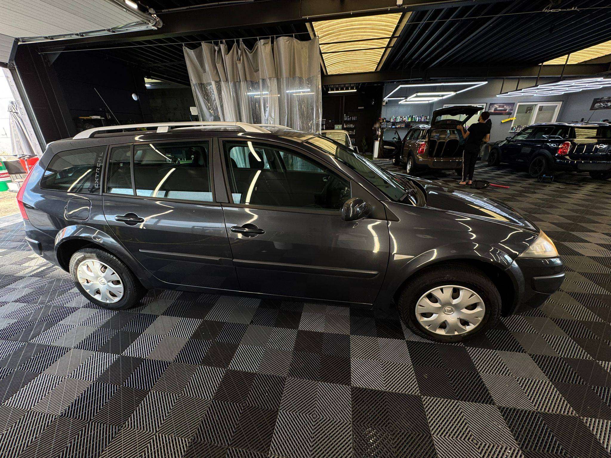 Renault Megane BENZINE bj2009 MANUEEL 122000KM