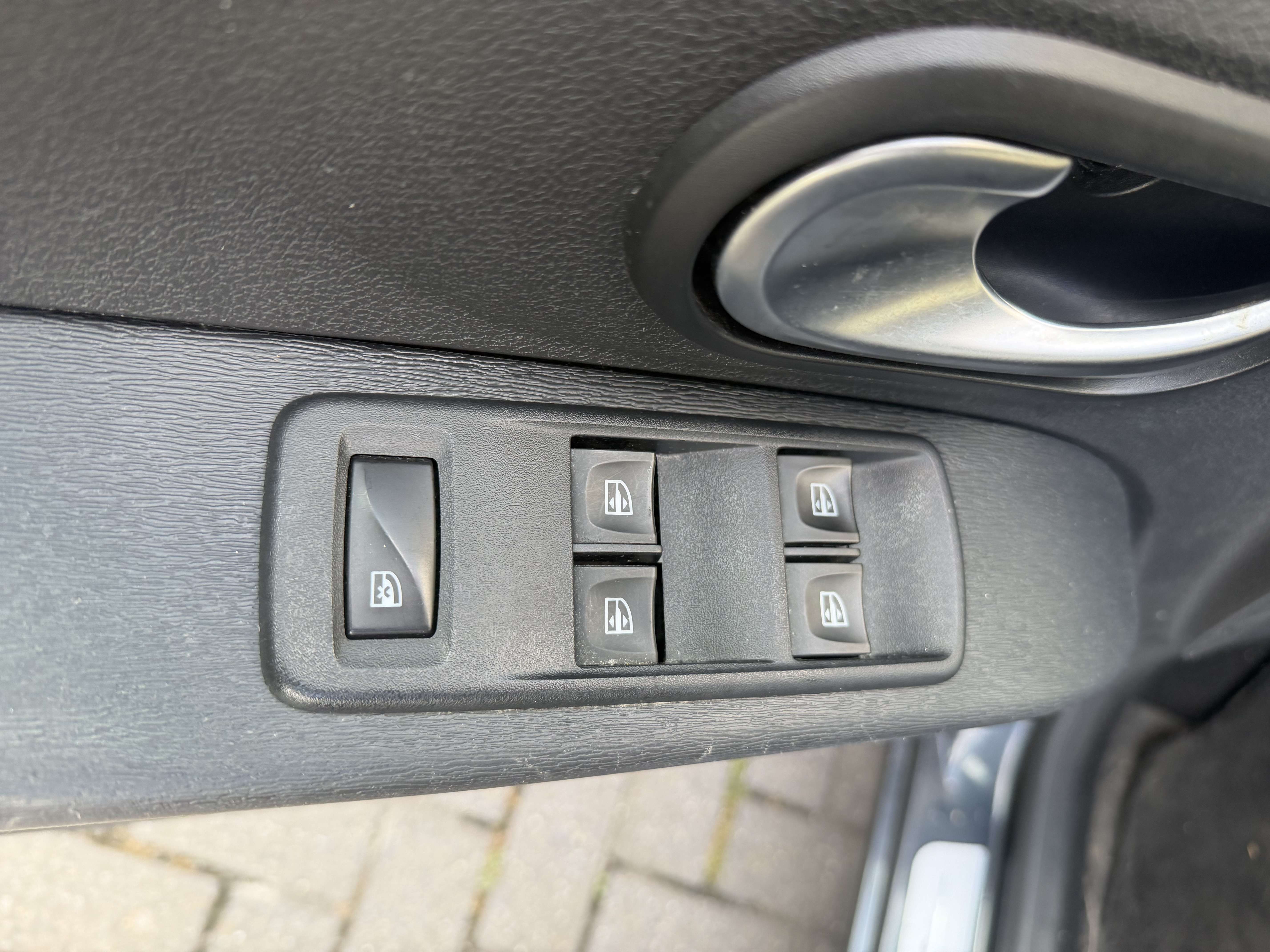Dacia Lodgy Blue dCi 115 7 places Essentiel