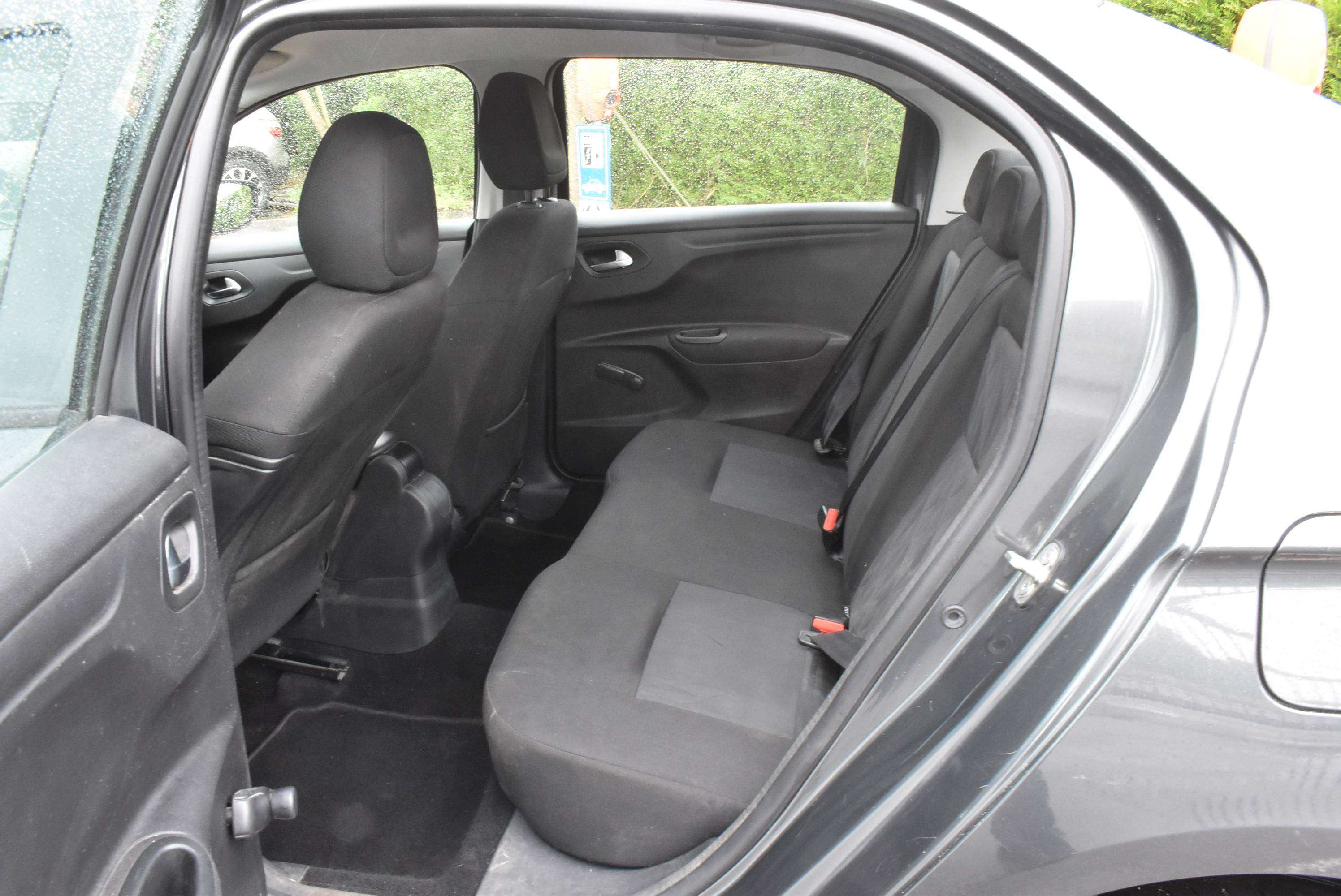 Citroen C-Elysée 1.2i Seduction Airco/GPS ***12M GARANTIE***