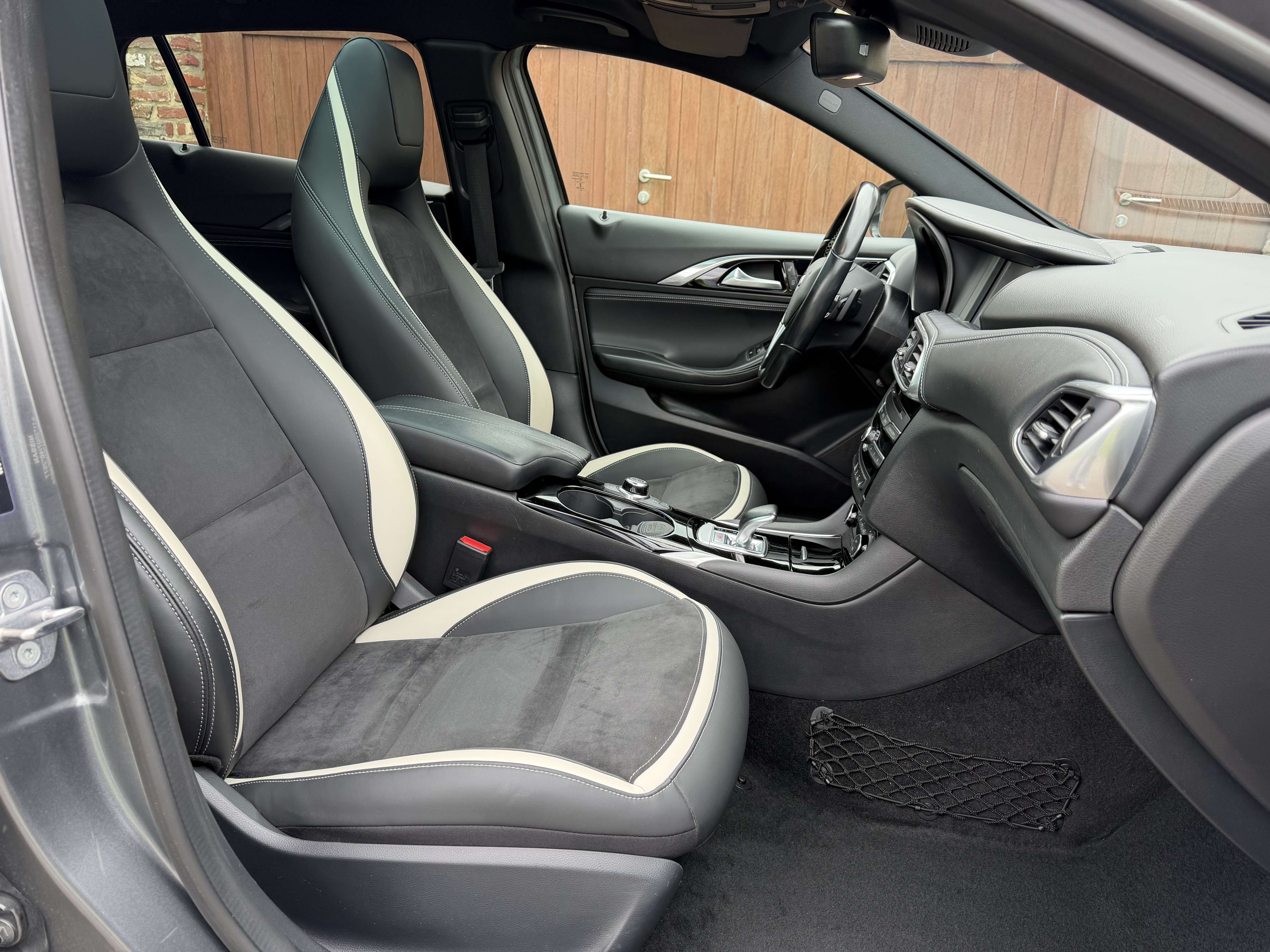Infiniti Q30 S 1.6 Turbo Sport DCT *CAM*CRUISE*PANO*