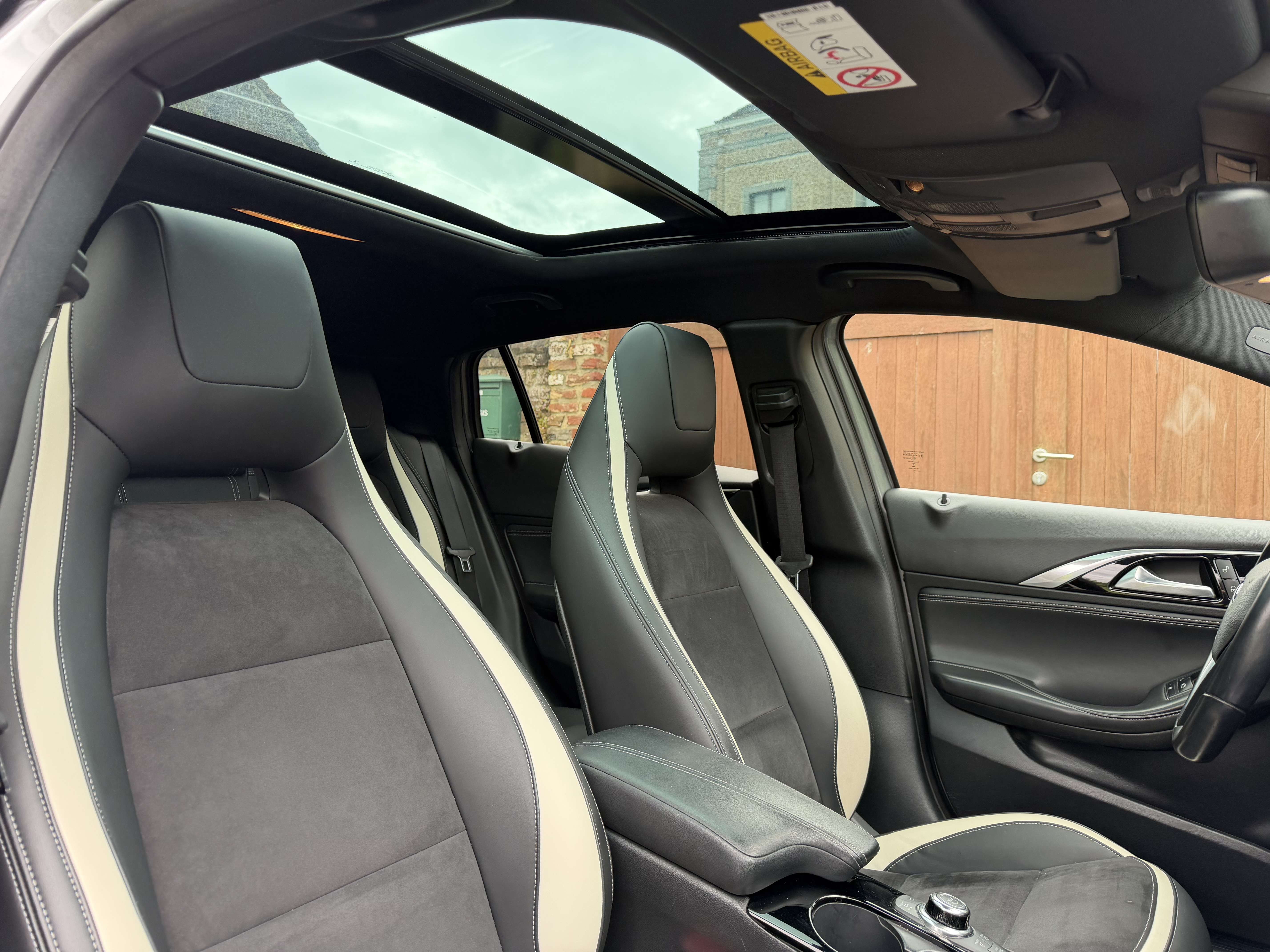 Infiniti Q30 S 1.6 Turbo Sport DCT *CAM*CRUISE*PANO*