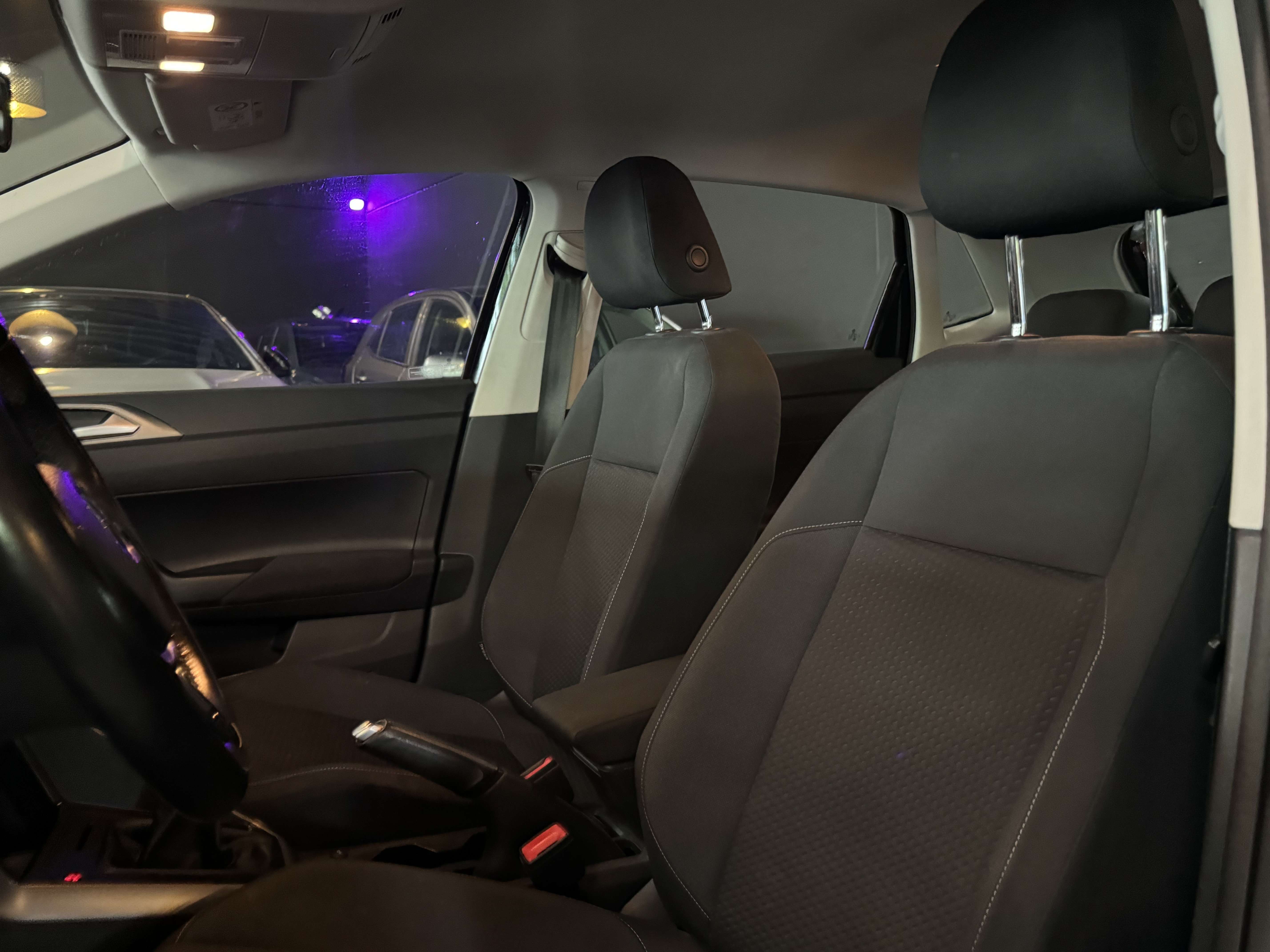 Volkswagen Polo 1.6 - A/C - MEDIA/TEL - NAVI - REGULATEUR DE VITESSE