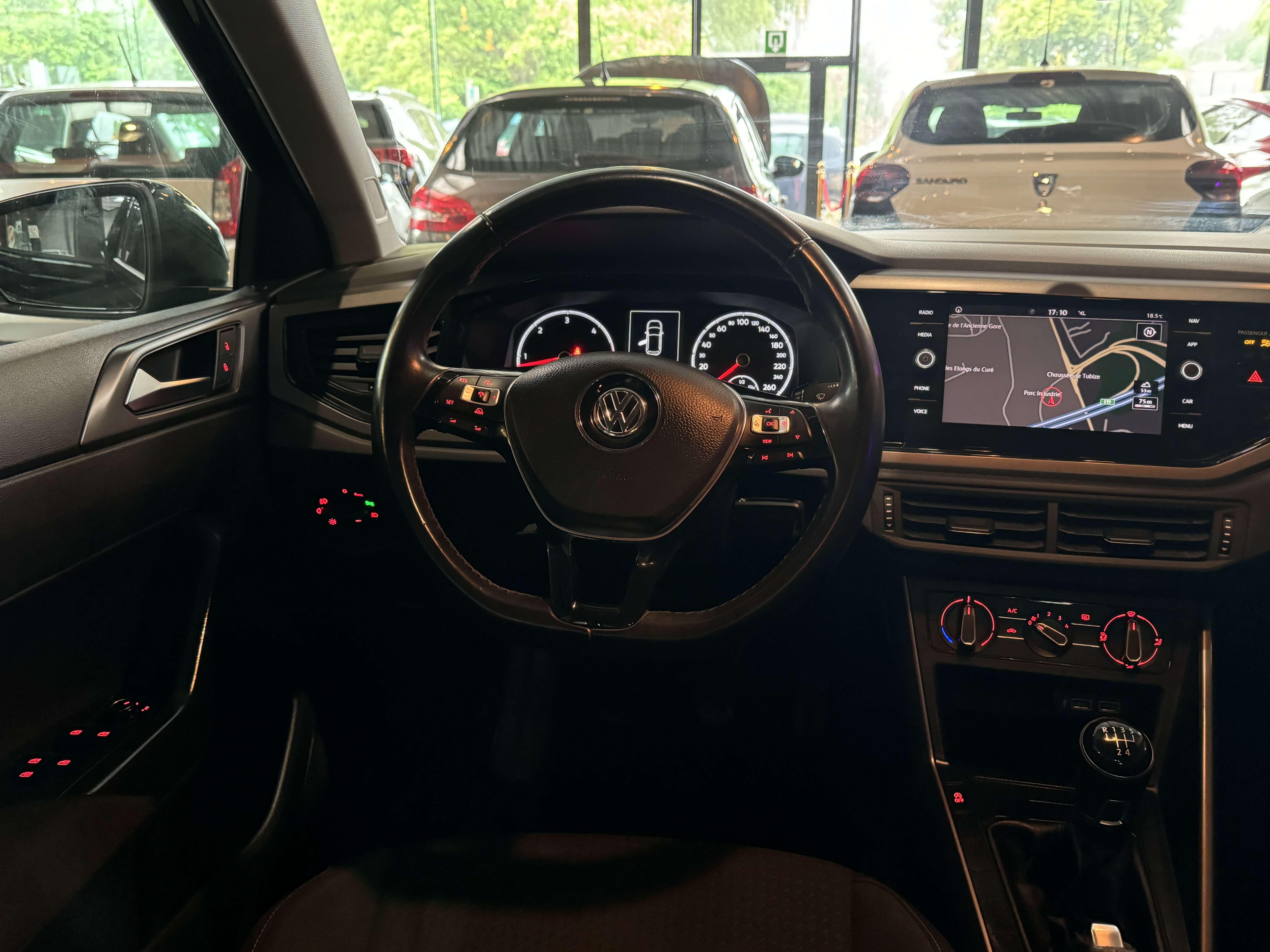 Volkswagen Polo 1.6 - A/C - MEDIA/TEL - NAVI - REGULATEUR DE VITESSE
