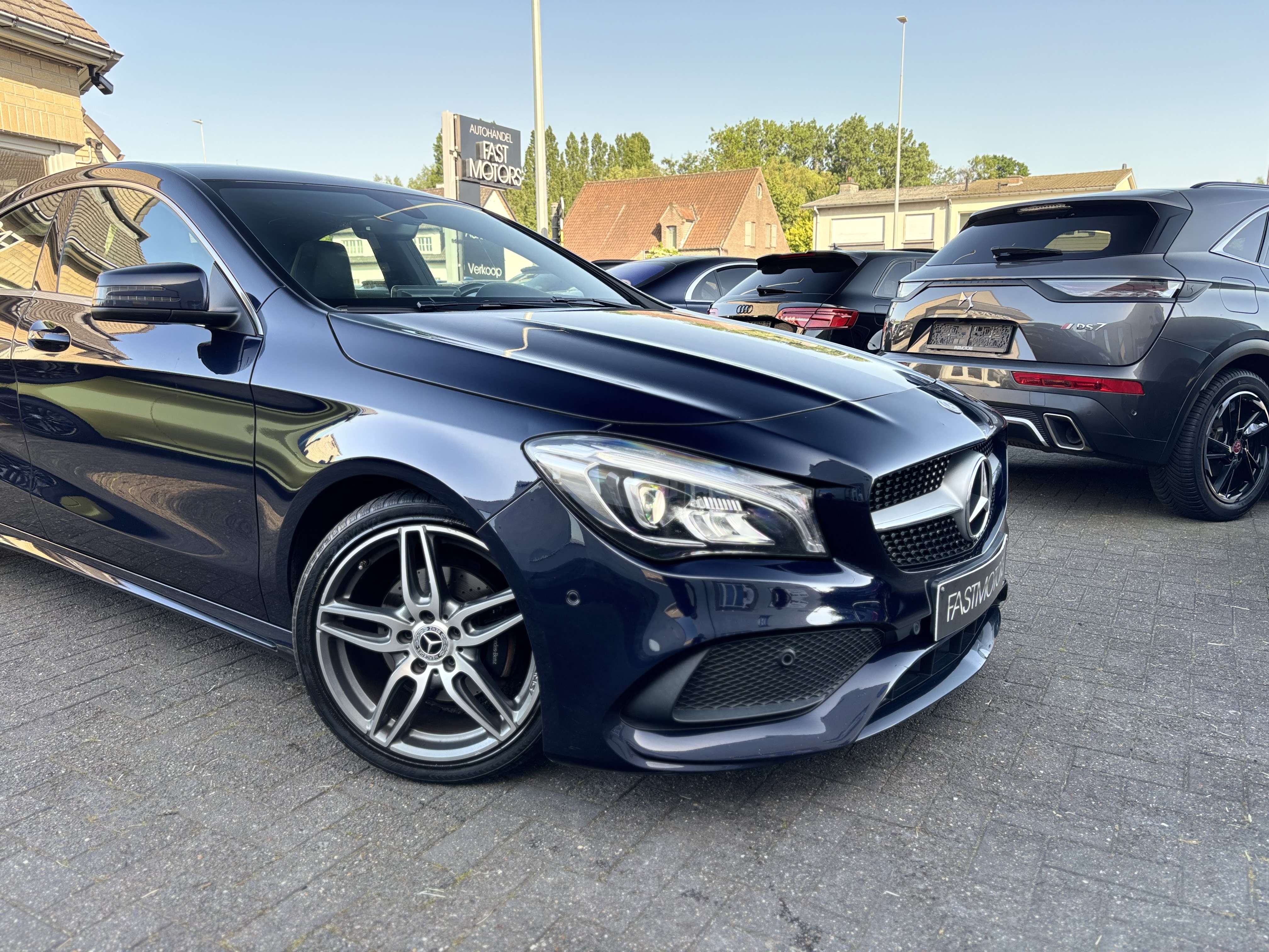Mercedes-Benz CLA 180 CLA 180 d AMG Pack Dynamic Select Panoramisch Dak