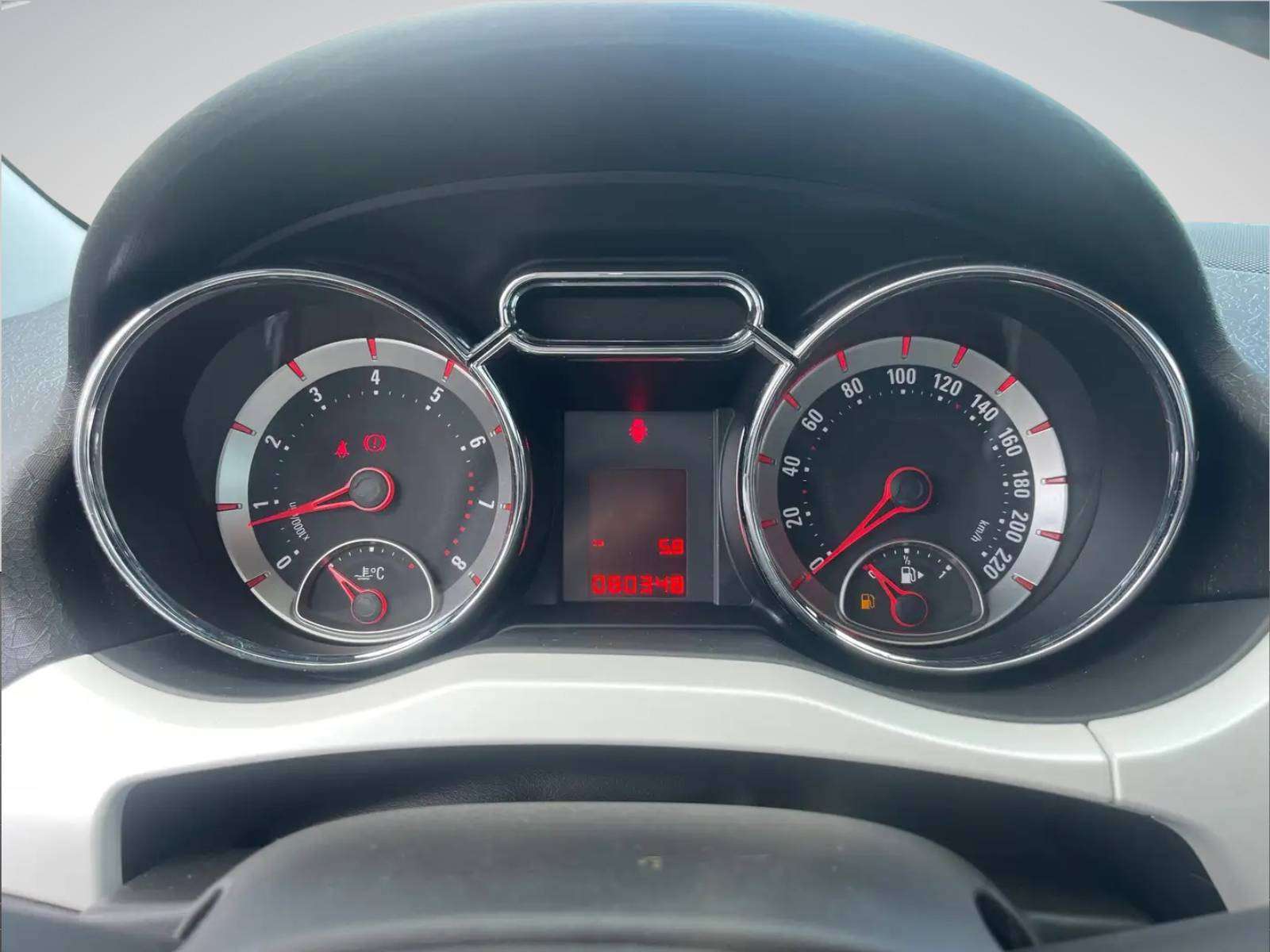 Opel Adam 1.2i Black Jack (EU6.2)/GPS/ANDROID//APPLECAR-PLAY