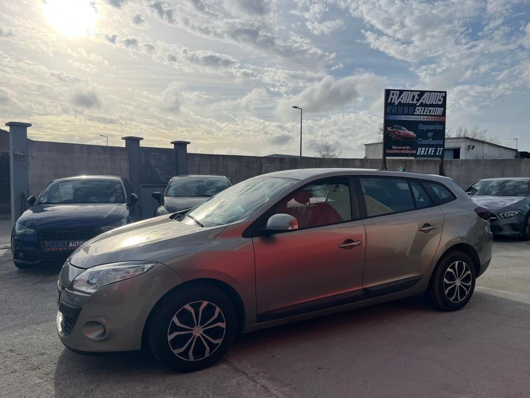 Renault Megane Break 1.5L DCI 86 CHV GPS, RÉGULATEUR ET LIMITEUR DE VITESSE.. - RÉVISÉE & GARANTIE