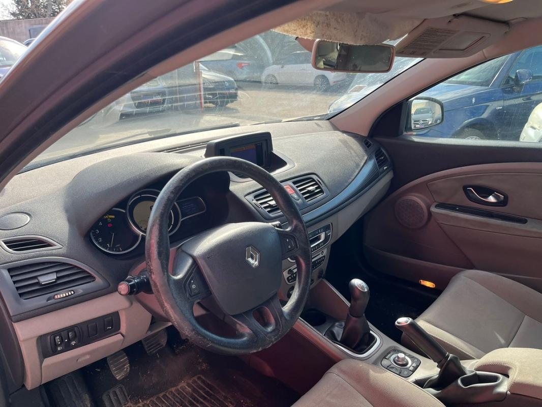 Renault Megane Break 1.5L DCI 86 CHV GPS, RÉGULATEUR ET LIMITEUR DE VITESSE.. - RÉVISÉE & GARANTIE