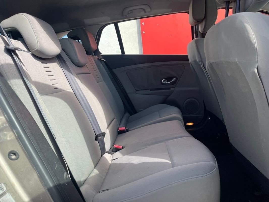 Renault Megane Break 1.5L DCI 86 CHV GPS, RÉGULATEUR ET LIMITEUR DE VITESSE.. - RÉVISÉE & GARANTIE
