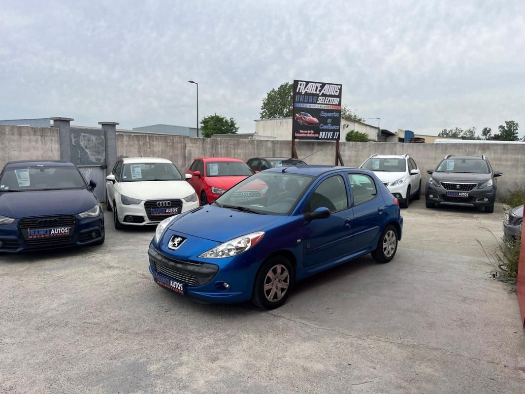 Peugeot 206+ 1.4 73 CH ESSENCE - ENTIÈREMENT RÉVISÉE ET GARANTIE 12 MOIS EN EUROPE