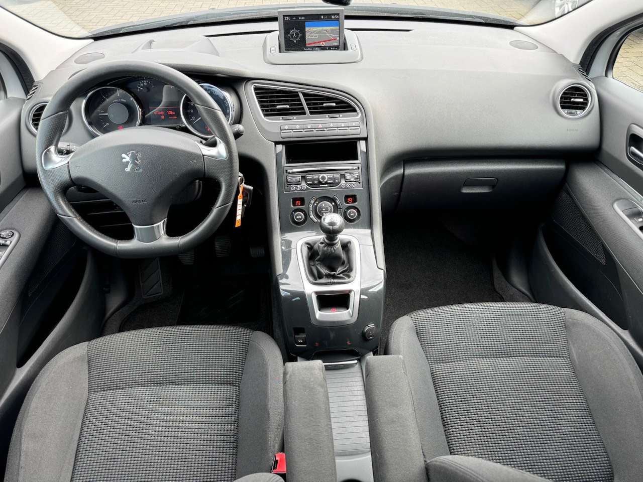 Peugeot 5008 1.6 HDi Allure - Panoramische dak - Navi