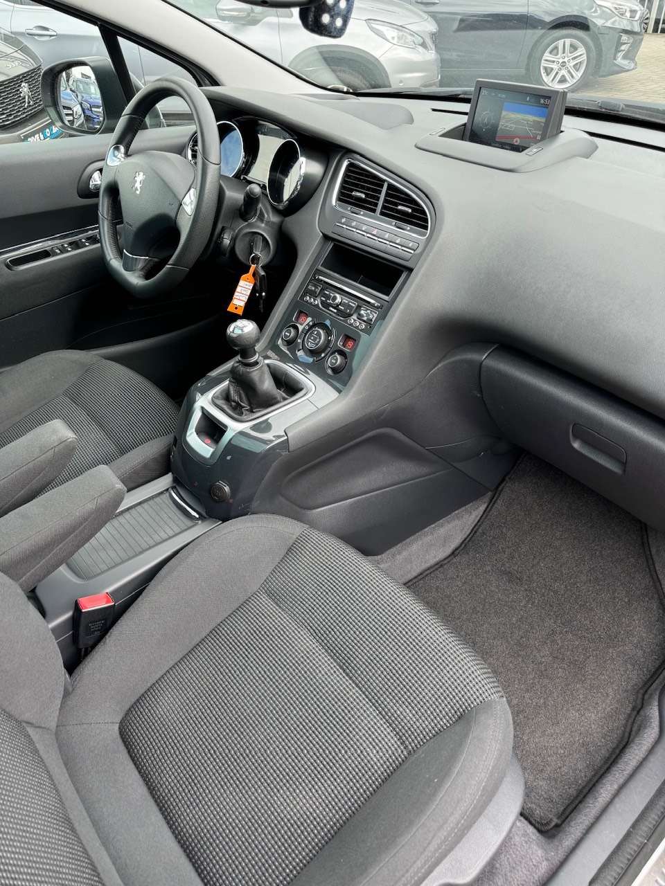 Peugeot 5008 1.6 HDi Allure - Panoramische dak - Navi
