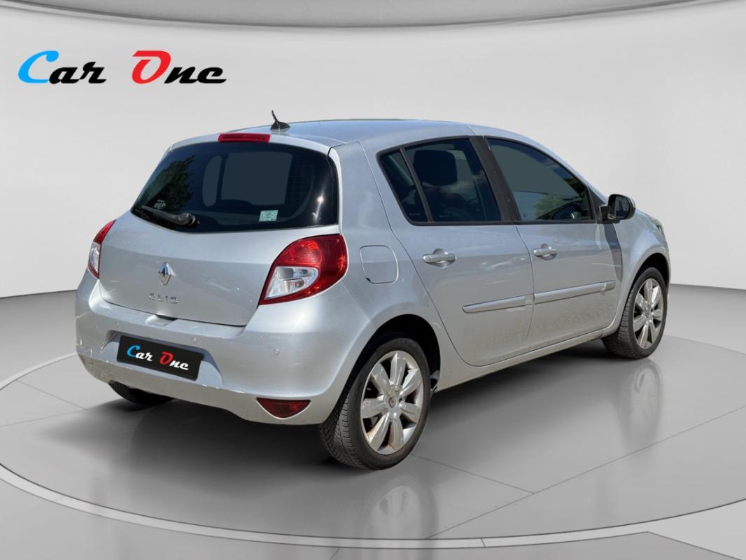 Renault Clio 1.6 16V 110 Exception Pack Cuir TomTom A
