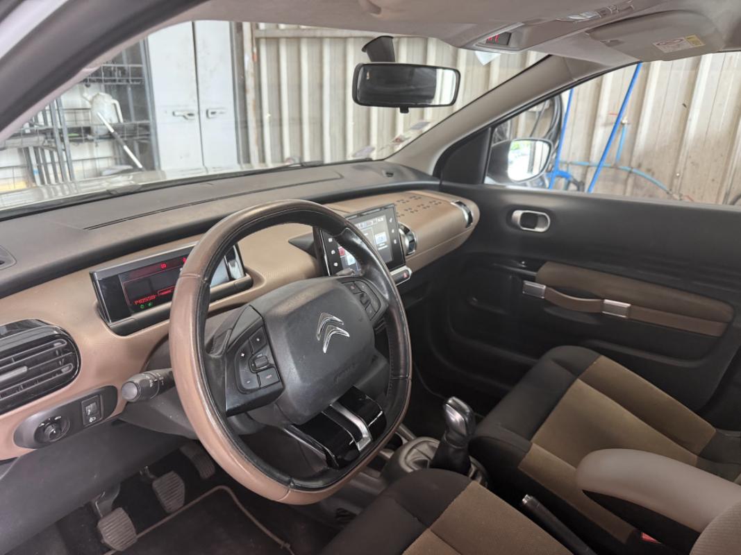 Citroen C4 1.2 VTi 82 Shine Brown Edition