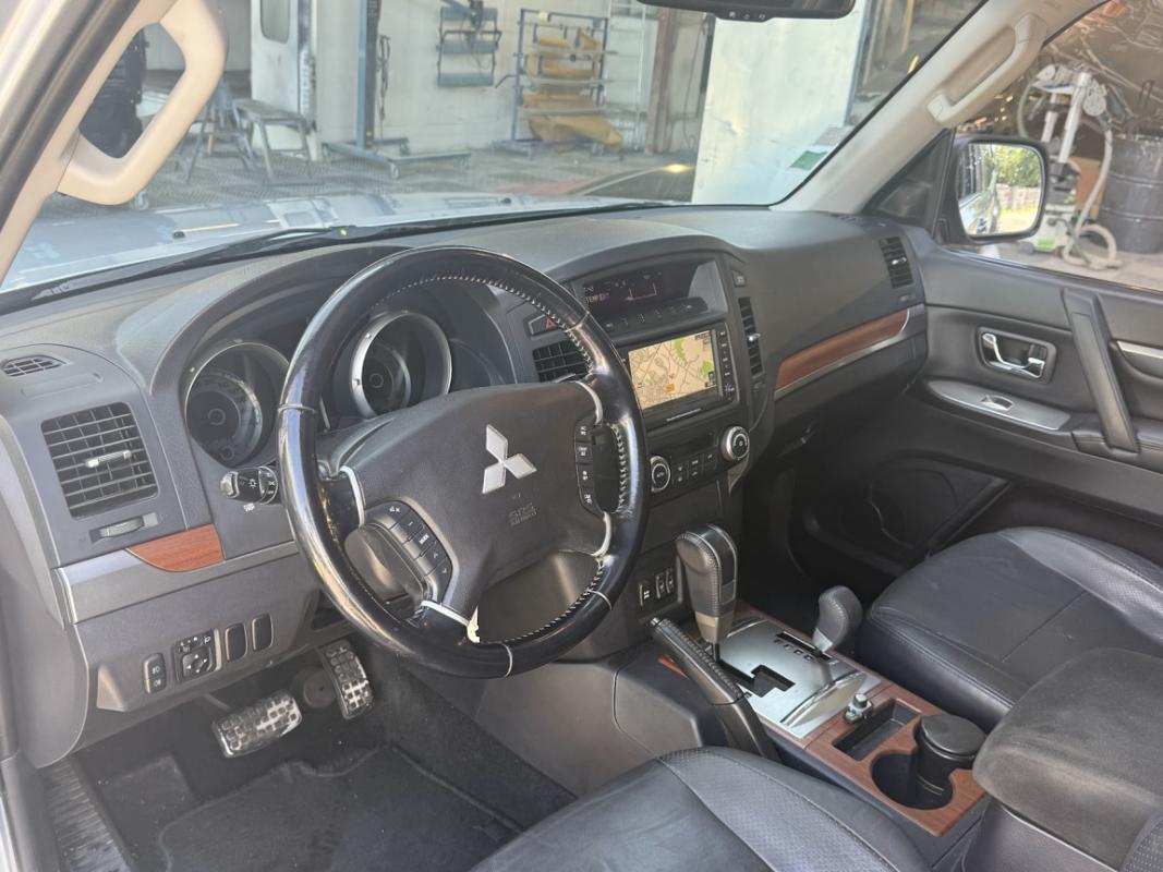 Mitsubishi Pajero COURT 3.2 DI-D 170cv 4X4 Instyle BVA