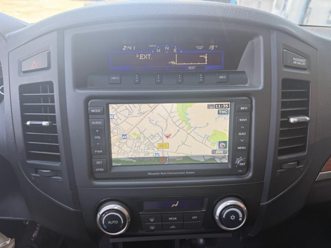 Mitsubishi Pajero COURT 3.2 DI-D 170cv 4X4 Instyle BVA