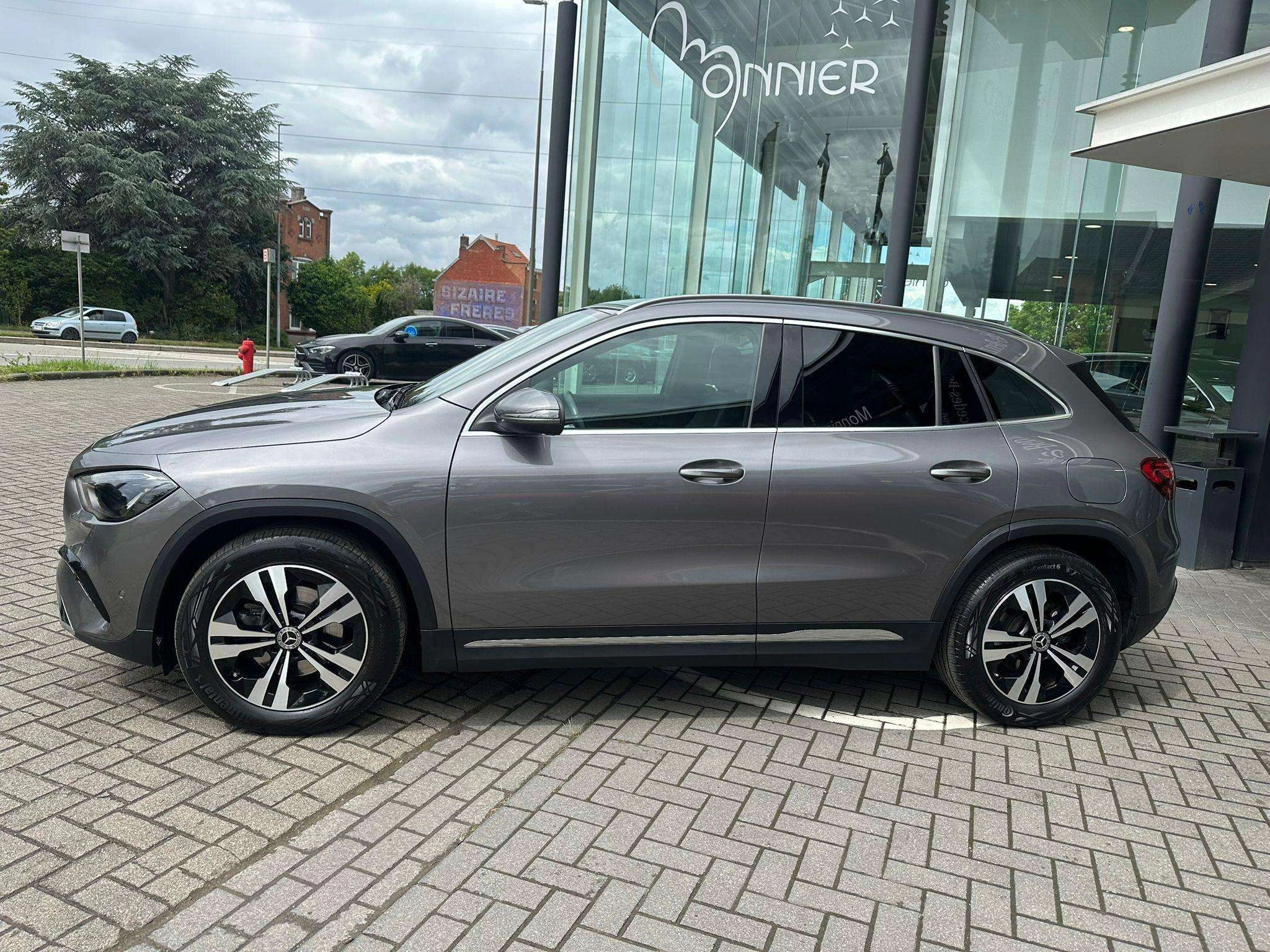 Mercedes-Benz GLA 180 GLA d Business Line