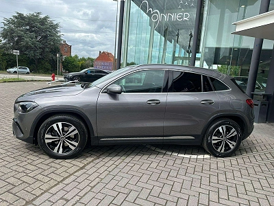 Mercedes-Benz GLA 180 GLA d Business Line