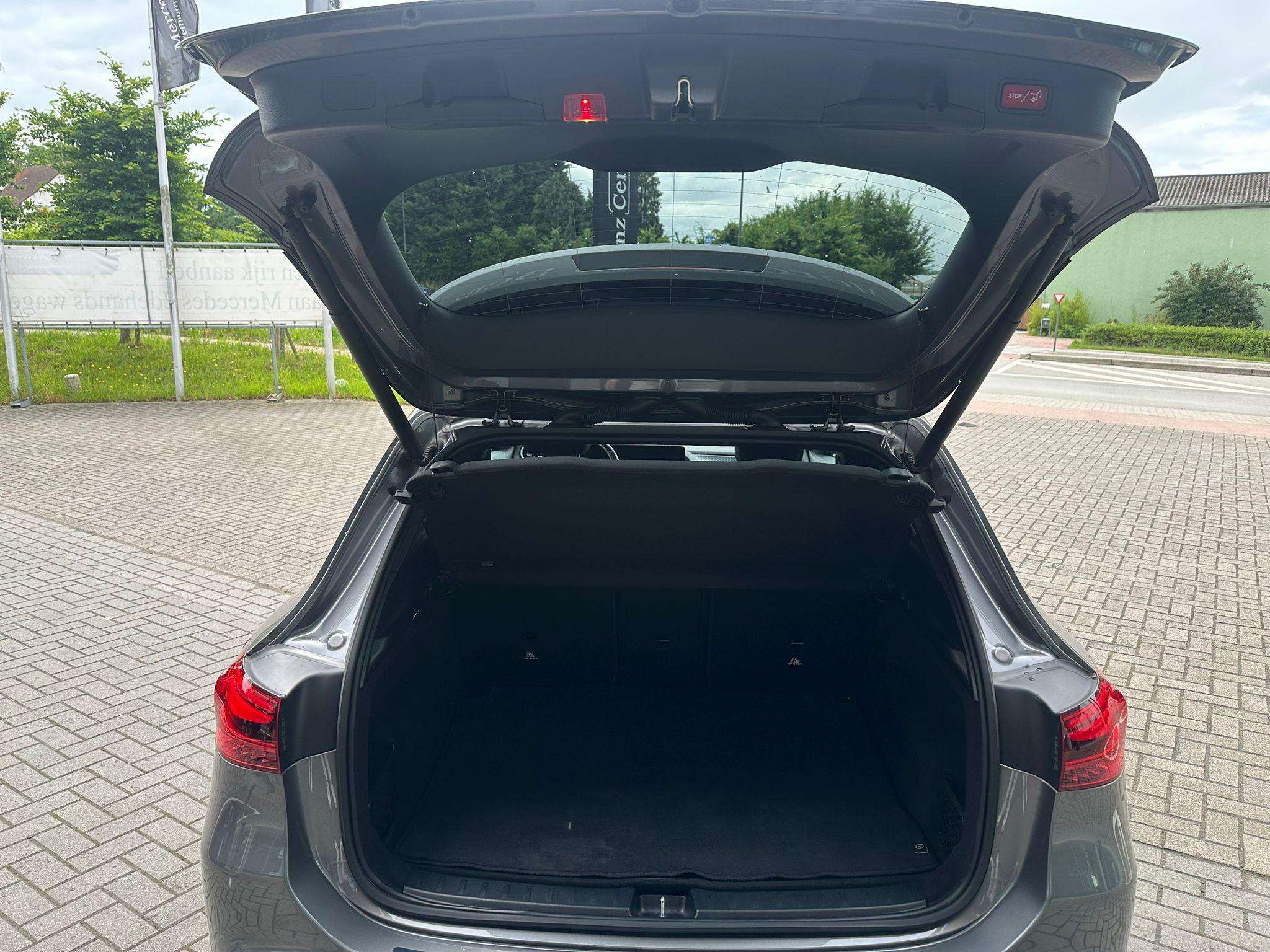 Mercedes-Benz GLA 180 GLA d Business Line