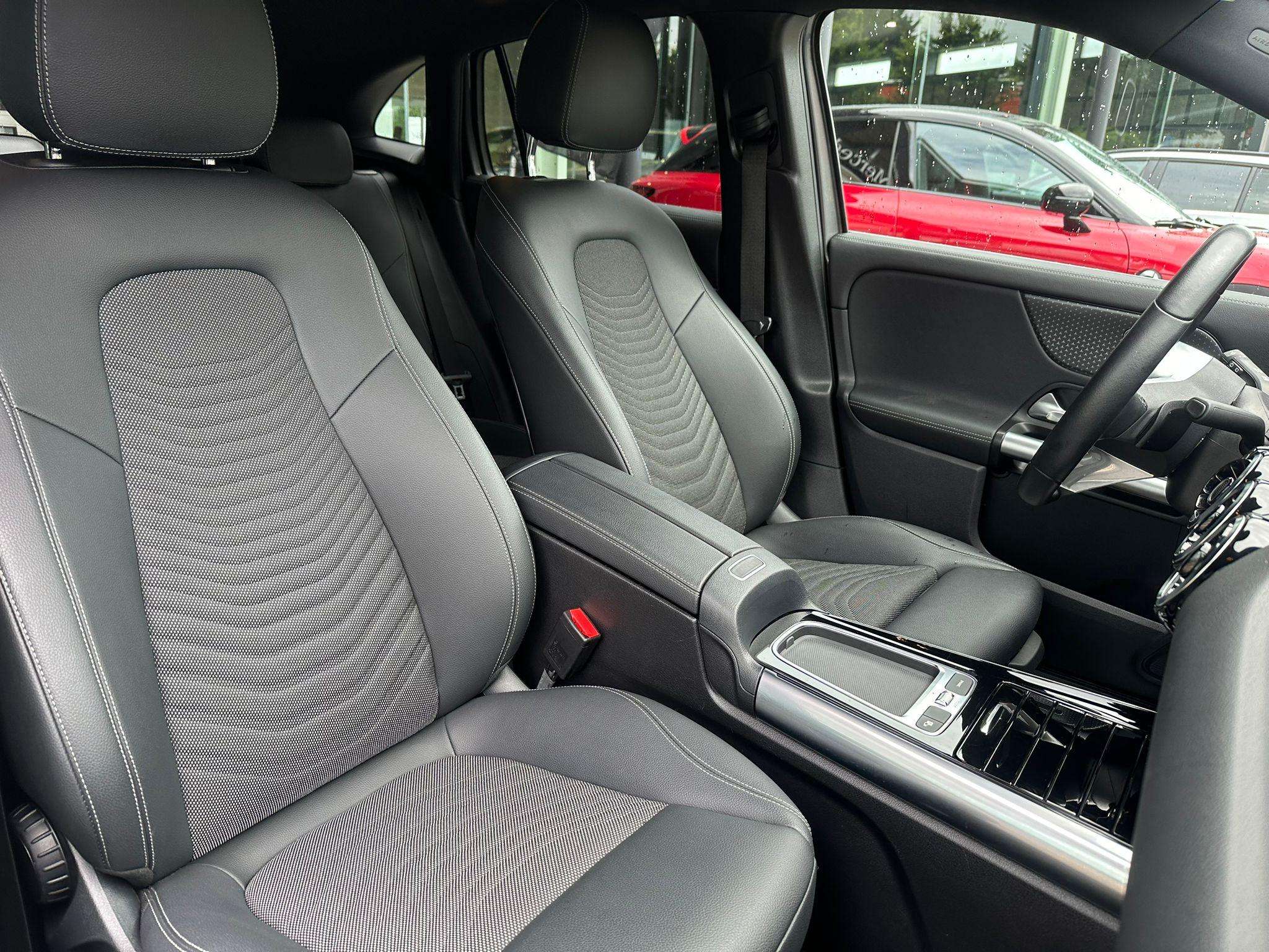 Mercedes-Benz GLA 180 GLA d Business Line