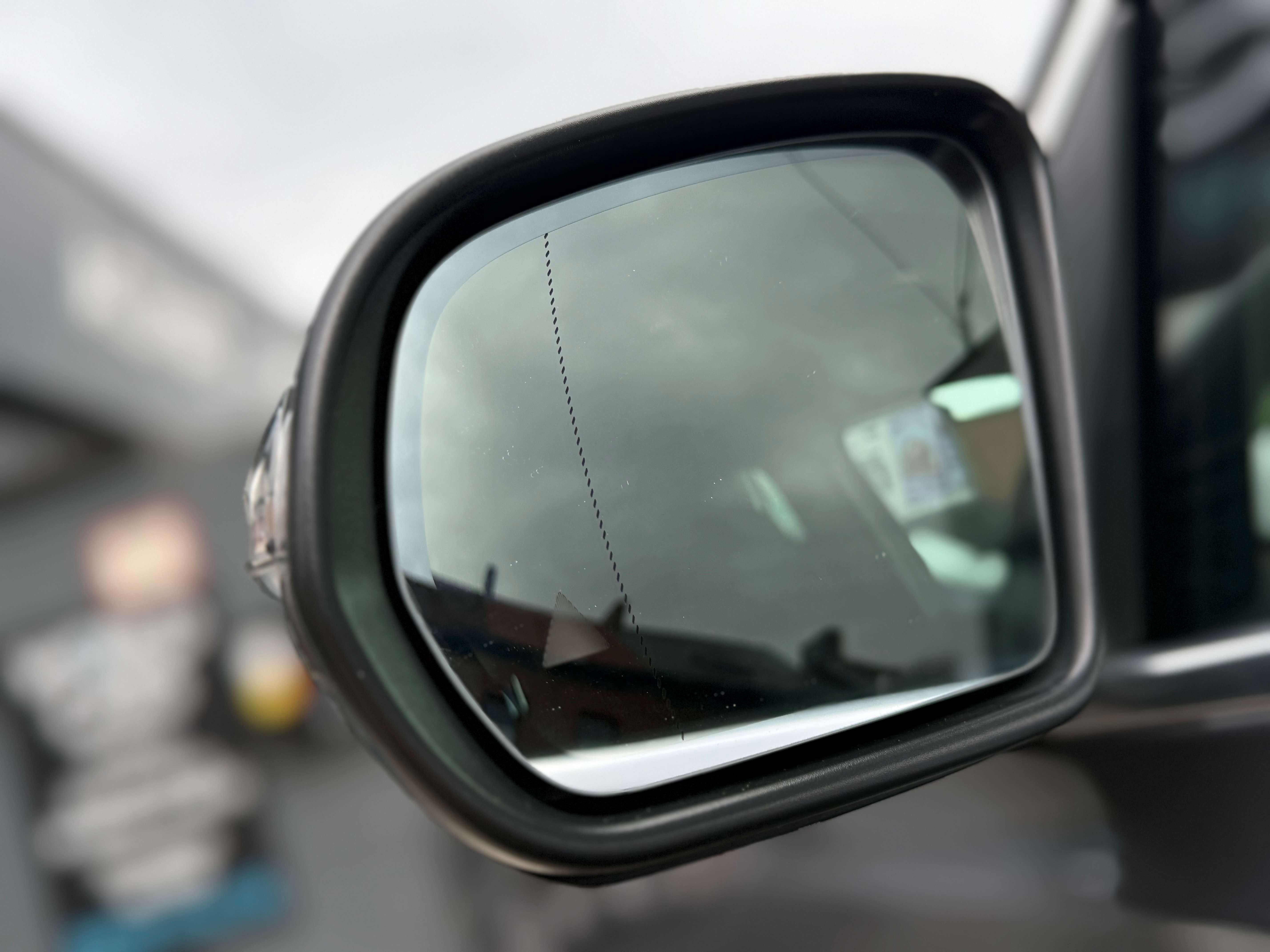 Mercedes-Benz GLB 180 PACK AMG - COCKPIT - LINE ASSIST - ANGLES MORT - GARANTIE 12MOIS