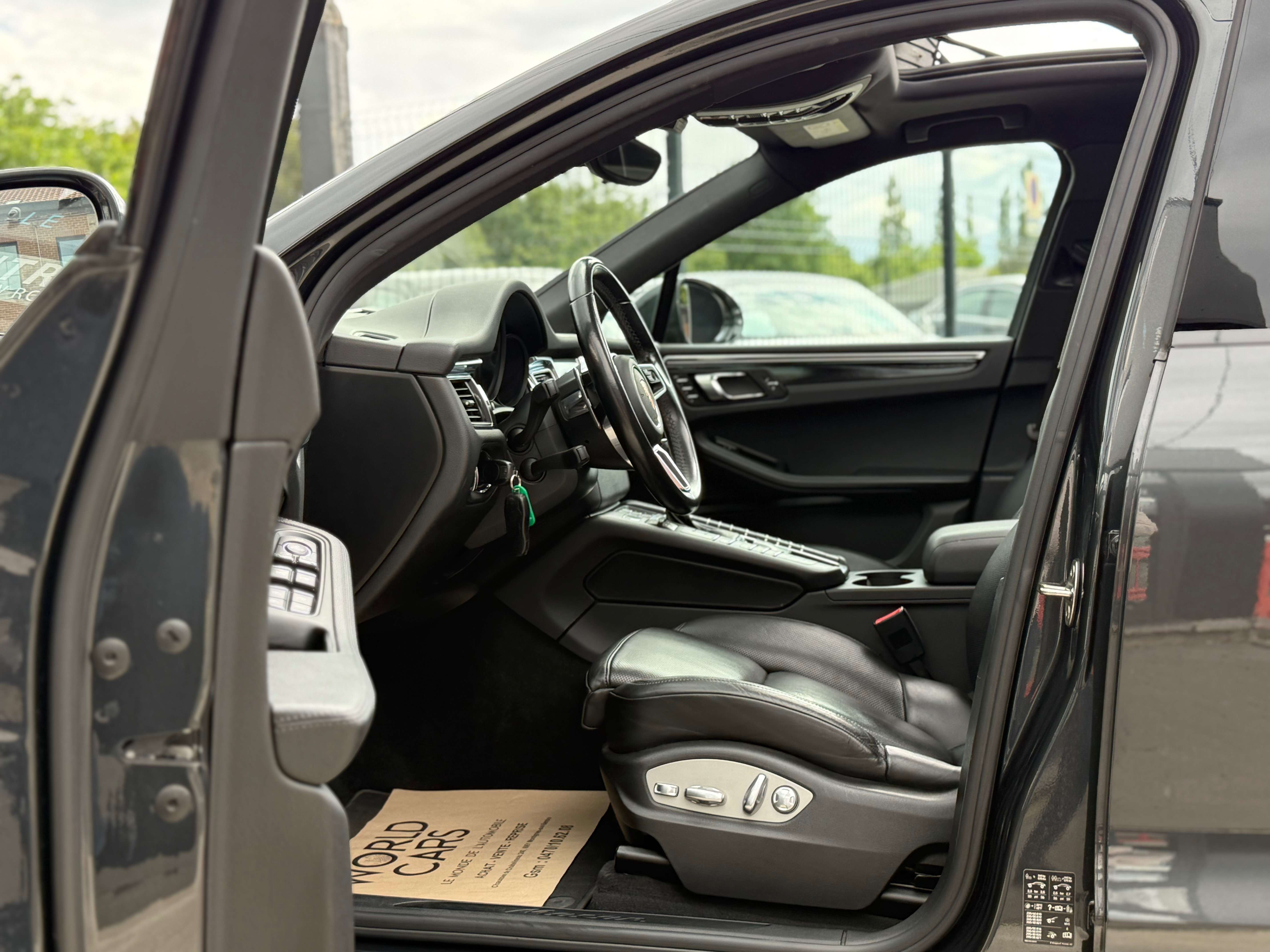 Porsche Macan 2.0 Turbo PDK SPORT DESIGN - PACK CHRONO- TOIT PANO - EXHAUST SPORT - CAMERA - LINE ASSIST - FULL OPTIONS- CARNET COMPLET