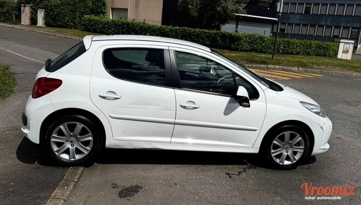 Peugeot 207 1.6i 110CV SPORT 1 ERE MAIN ENTRETIEN COMPLET
