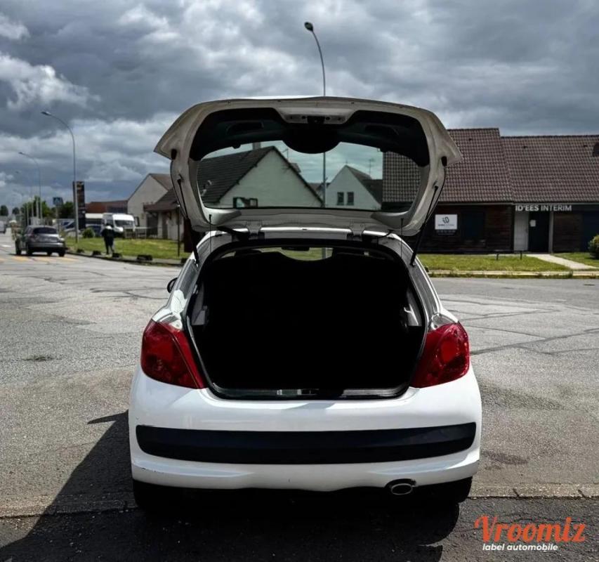 Peugeot 207 1.6i 110CV SPORT 1 ERE MAIN ENTRETIEN COMPLET