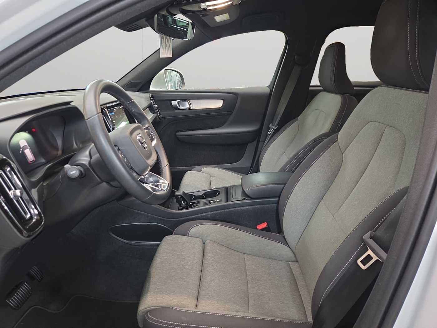 Volvo XC40 XC40 Core, B3 Mild Hybrid, Essence