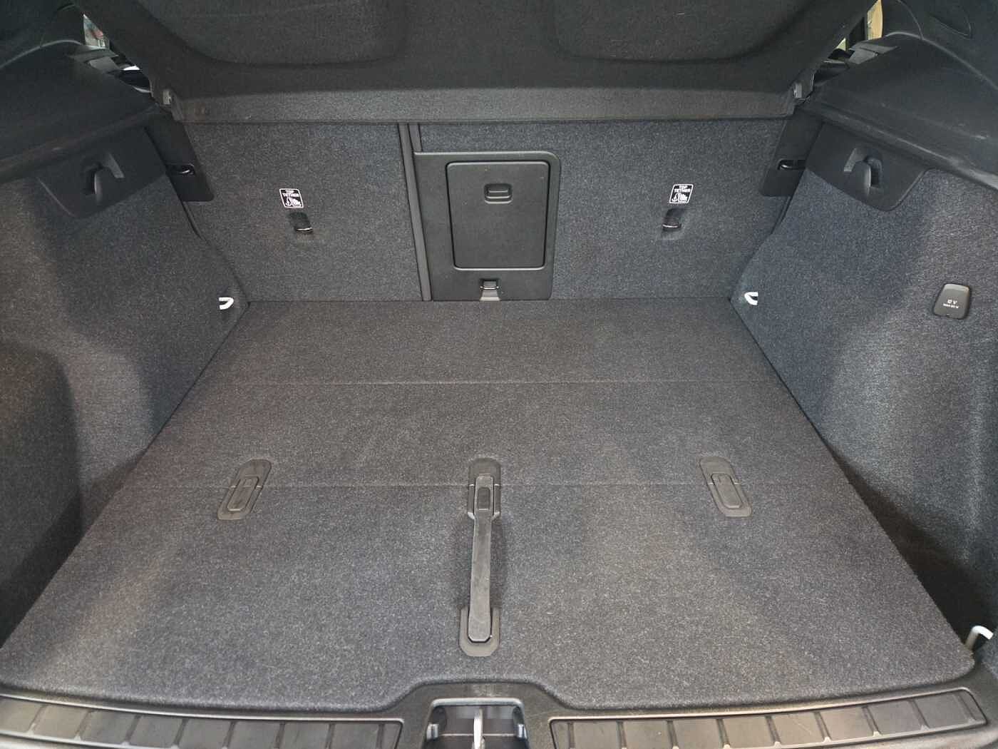 Volvo XC40 XC40 Core, B3 Mild Hybrid, Essence