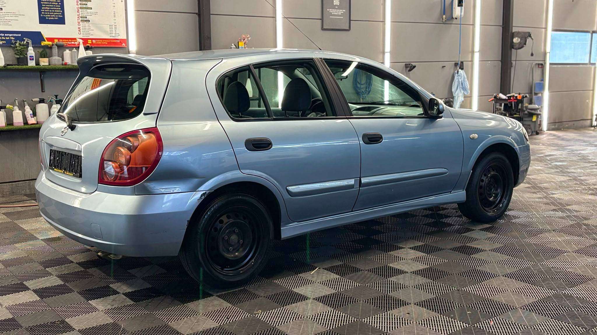 Nissan Almera BENZINE bj2006 MANUEEL 198000KM 5DEURS
