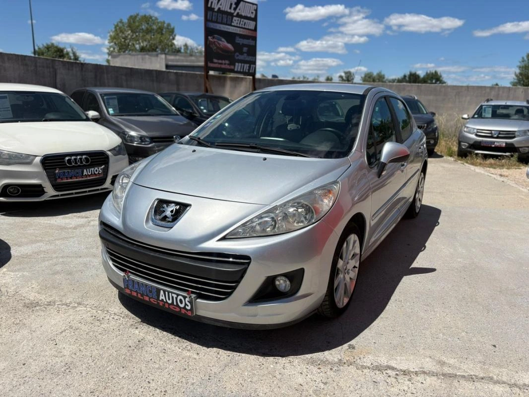 Peugeot 207 1.6 120 CH ESSENCE BOITE AUTOMATIQUE – ENTIÈREMENT RÉVISÉE ET GARANTIE 12 MOIS EN EUROPE