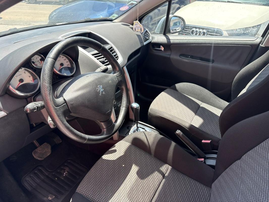 Peugeot 207 1.6 120 CH ESSENCE BOITE AUTOMATIQUE – ENTIÈREMENT RÉVISÉE ET GARANTIE 12 MOIS EN EUROPE