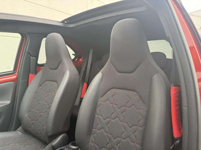 Toyota Aygo X R NVI  CVT