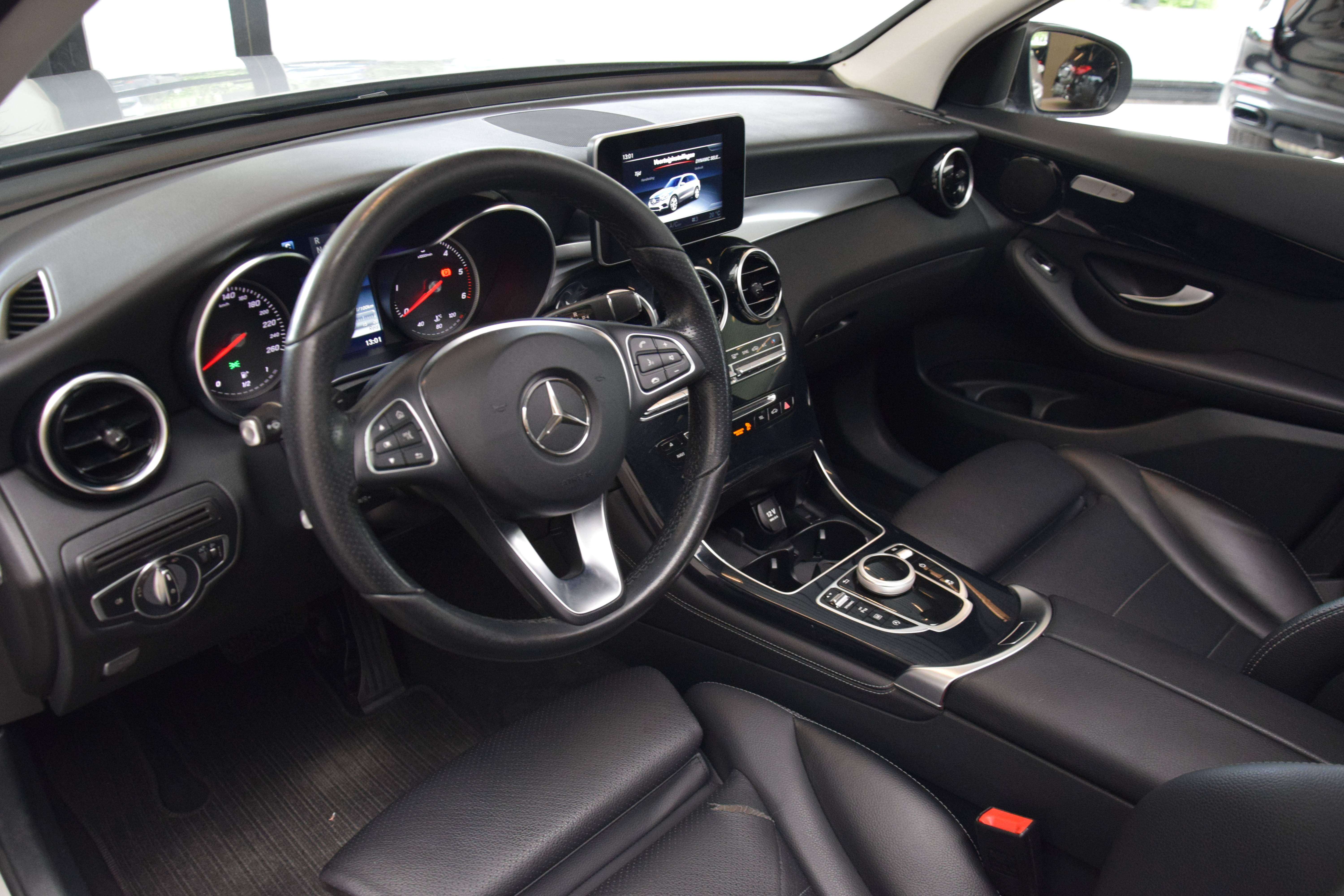 Mercedes-Benz GLC 220 d 4-Matic Exclusive 04/2017 - Pano!