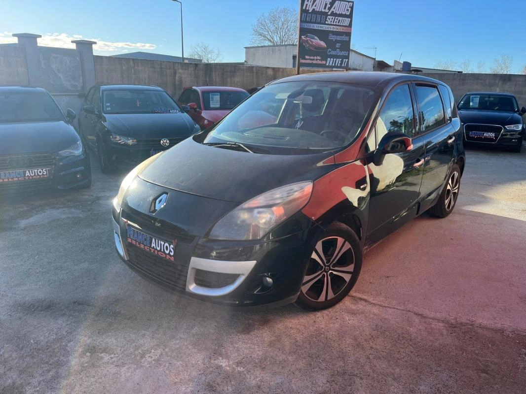 Renault Megane Scenic BOSE 1.5L dci 110 CH BOITE AUTO - RÉVISÉE ET GARANTIE 12 MOIS EN EUROPE