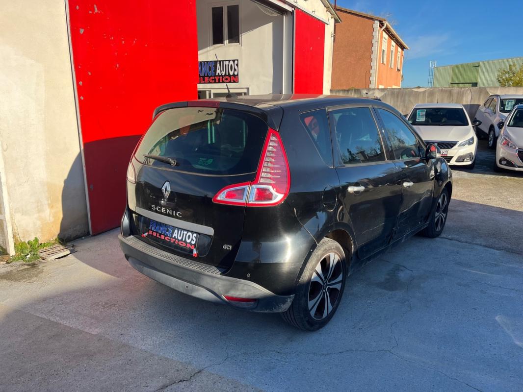 Renault Megane Scenic BOSE 1.5L dci 110 CH BOITE AUTO - RÉVISÉE ET GARANTIE 12 MOIS EN EUROPE