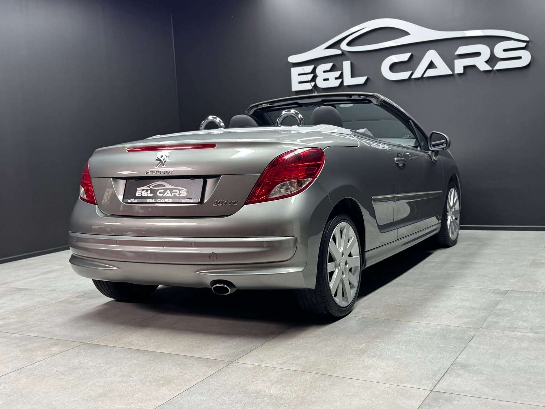 Peugeot 207 207 CC 1.6 HDi **12 mois de garantie**
