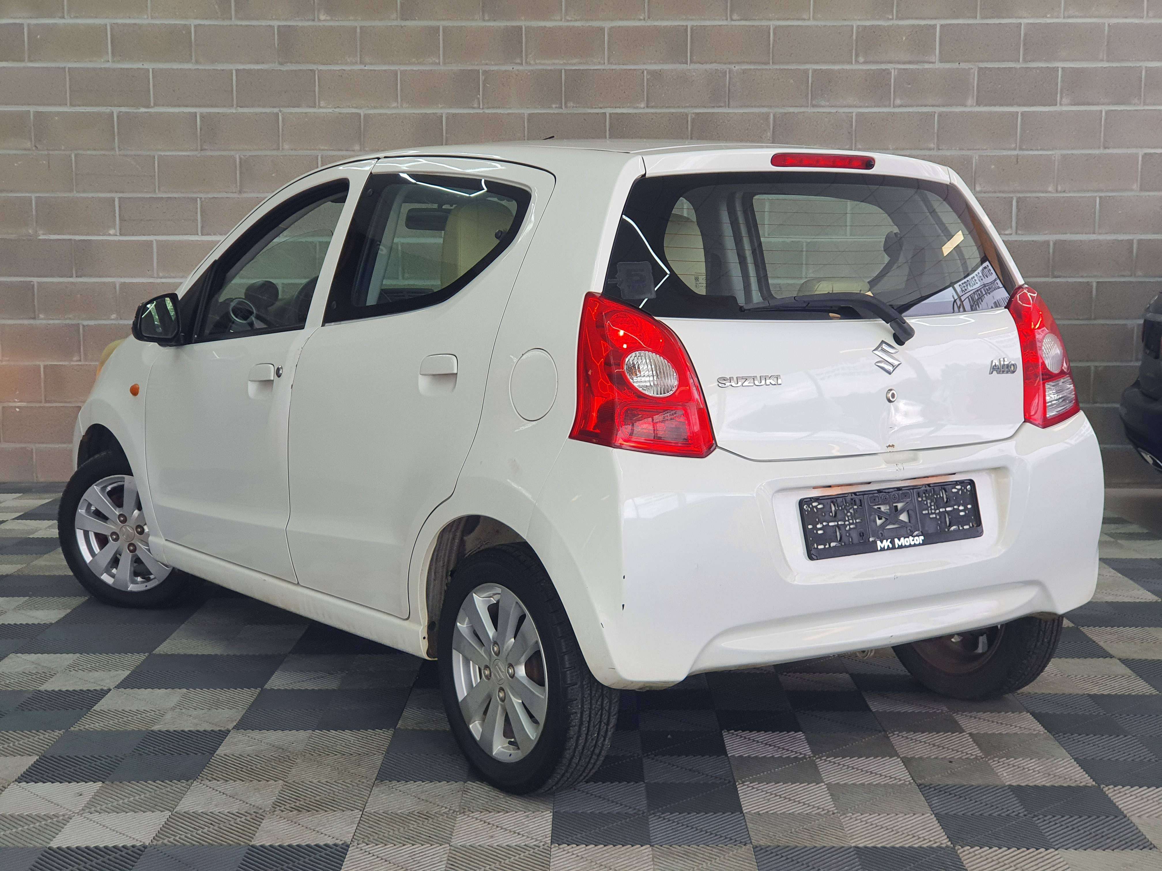 Suzuki Alto 🟢1.0 ESSENCE 68CV - CLIMATISATION - CUIR