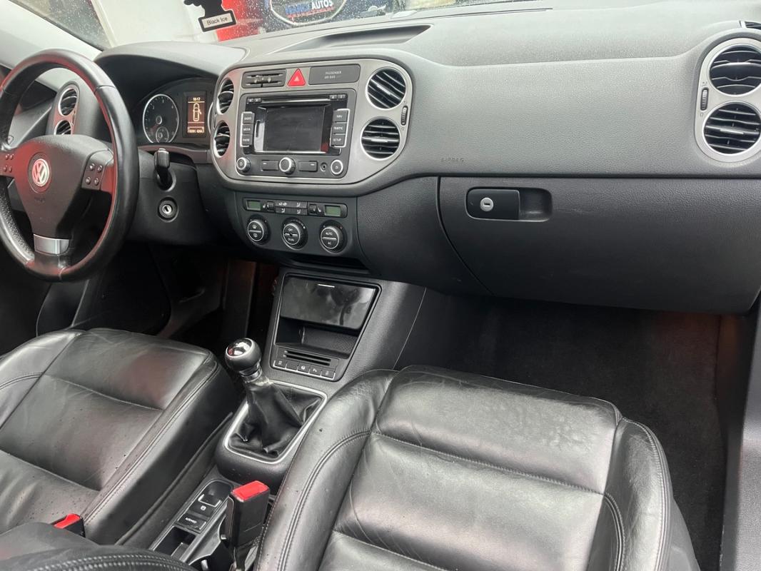 Volkswagen Tiguan 2.0L TDI 140 CH RADARS GPS TOIT PANORAMIQUE RÉVISÉE & GARANTIE 12 MOIS EN EUROPE