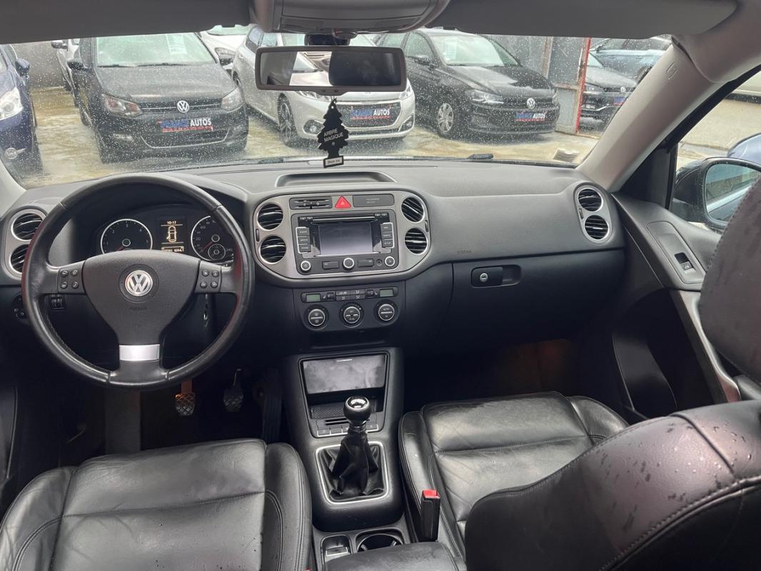 Volkswagen Tiguan 2.0L TDI 140 CH RADARS GPS TOIT PANORAMIQUE RÉVISÉE & GARANTIE 12 MOIS EN EUROPE