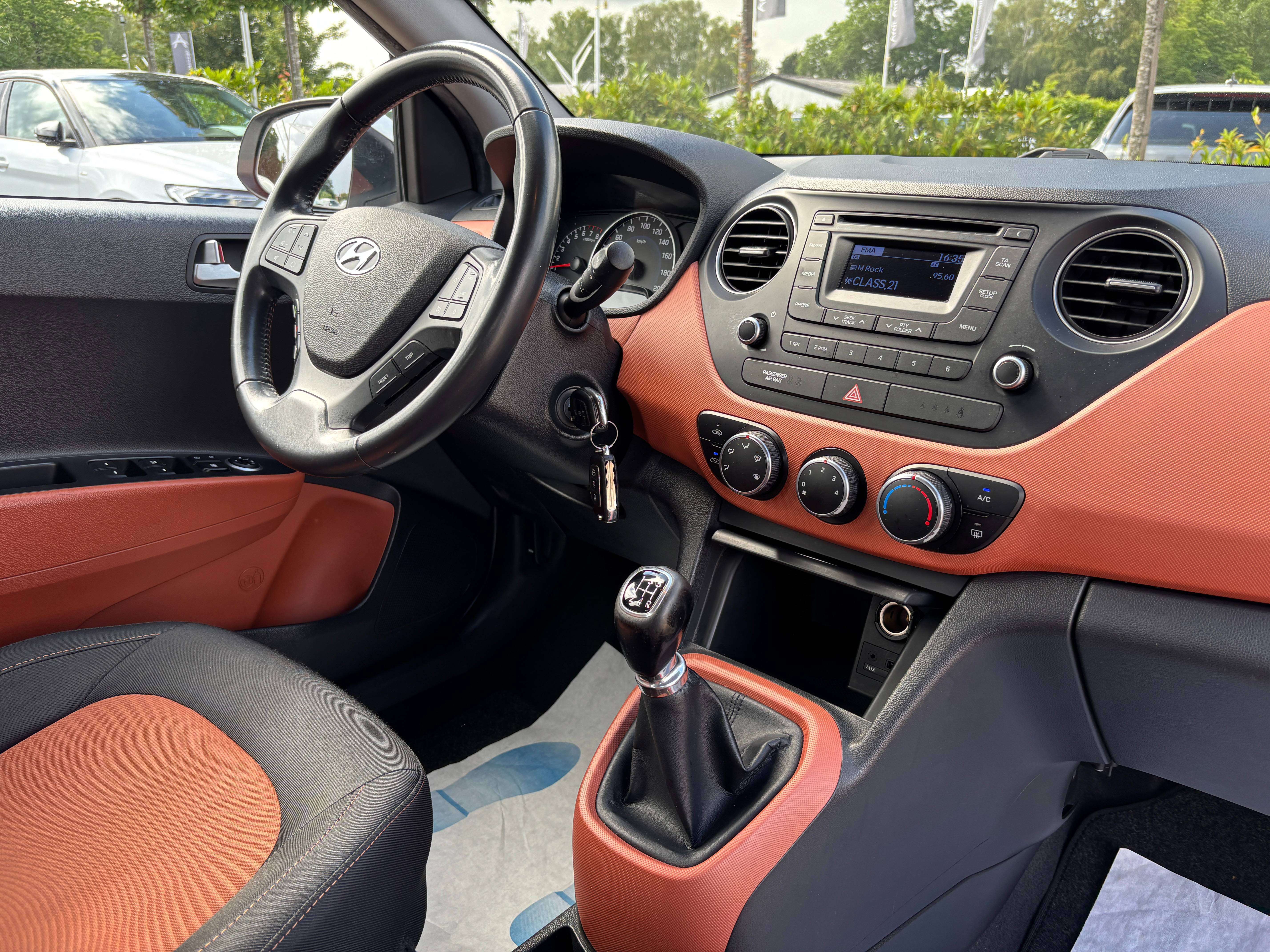Hyundai i10 1.0i *CRUISE CONTROL*BLUETOOTH*CAPTEUR AR*GARANTIE*